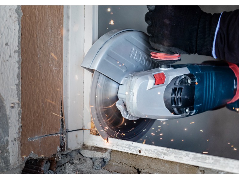 Diamantna rezalna plošča Bosch EXPERT MultiMaterial, Dimenzije: 115x22,23x2,2x12mm, 2608900659